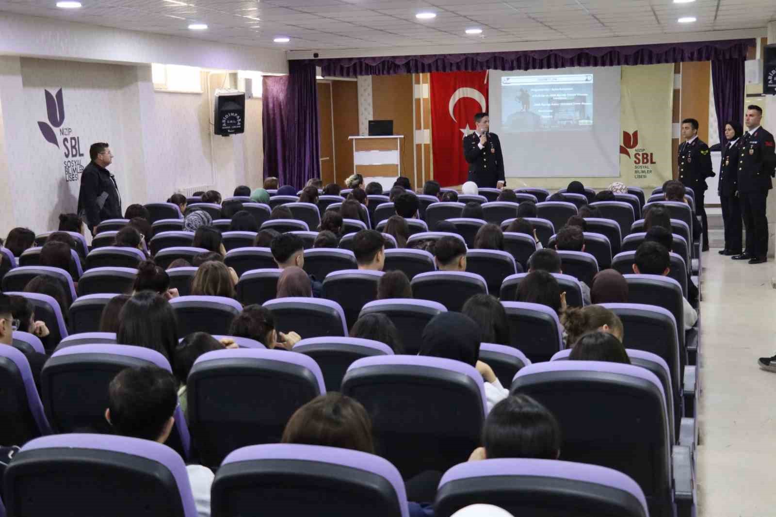 Gaziantep’te öğrencilere jandarma mesleği tanıtıldı
