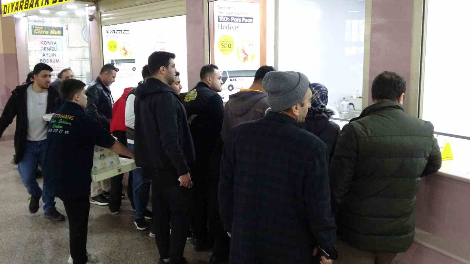 Gaziantep’te otogarda bayram yoğunluğu
