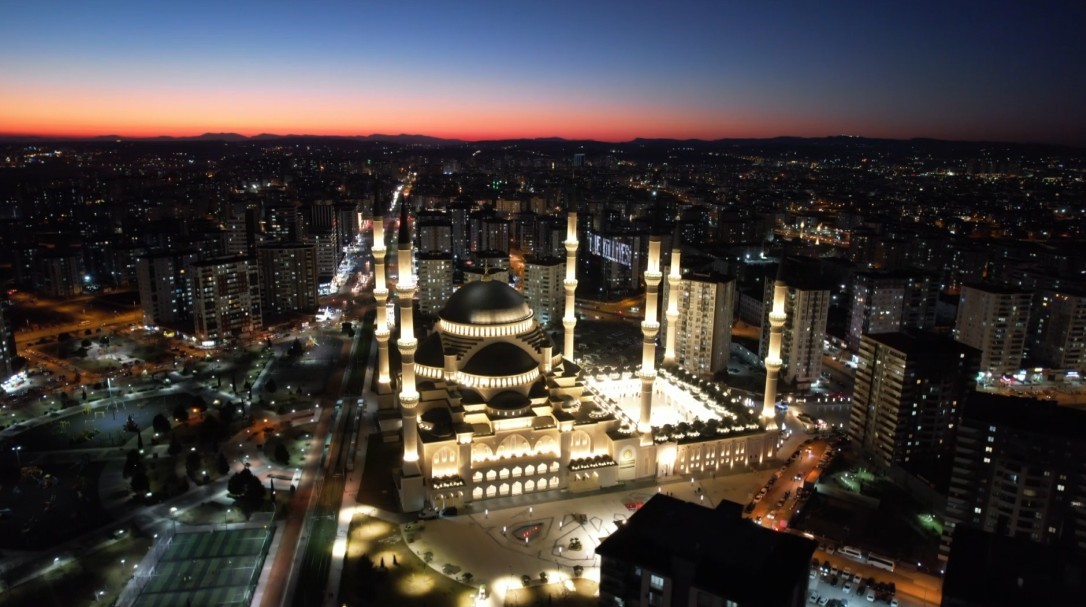 Gaziantep’te Ramazan’ın ilk teravih namazı kılındı
