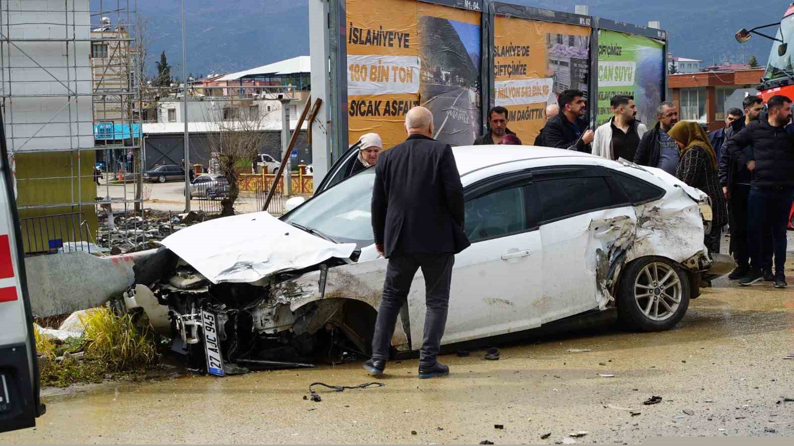 Gaziantep’te tır ile otomobil çarpıştı: 2 yaralı
