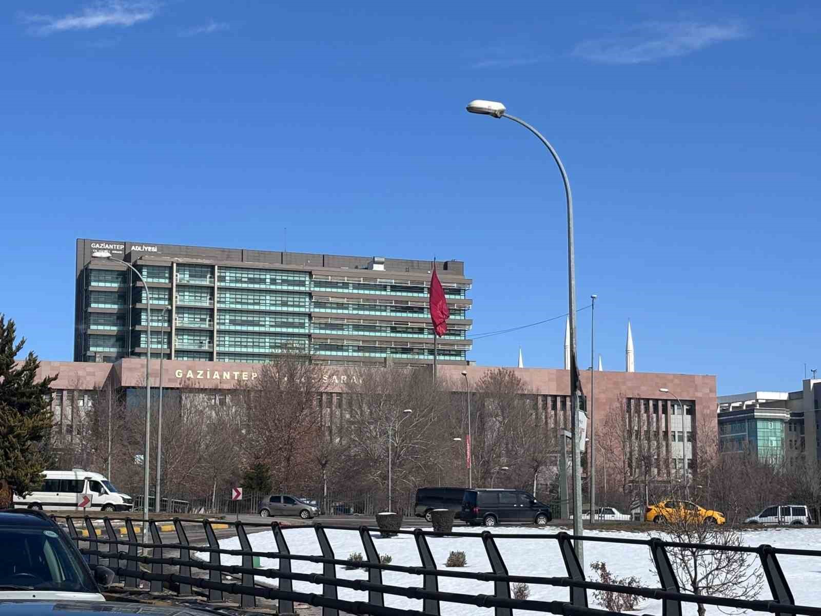 Gaziantep’te uyuşturucu satarken yakalanan İran uyruklu sanığa 18 yıl hapis
