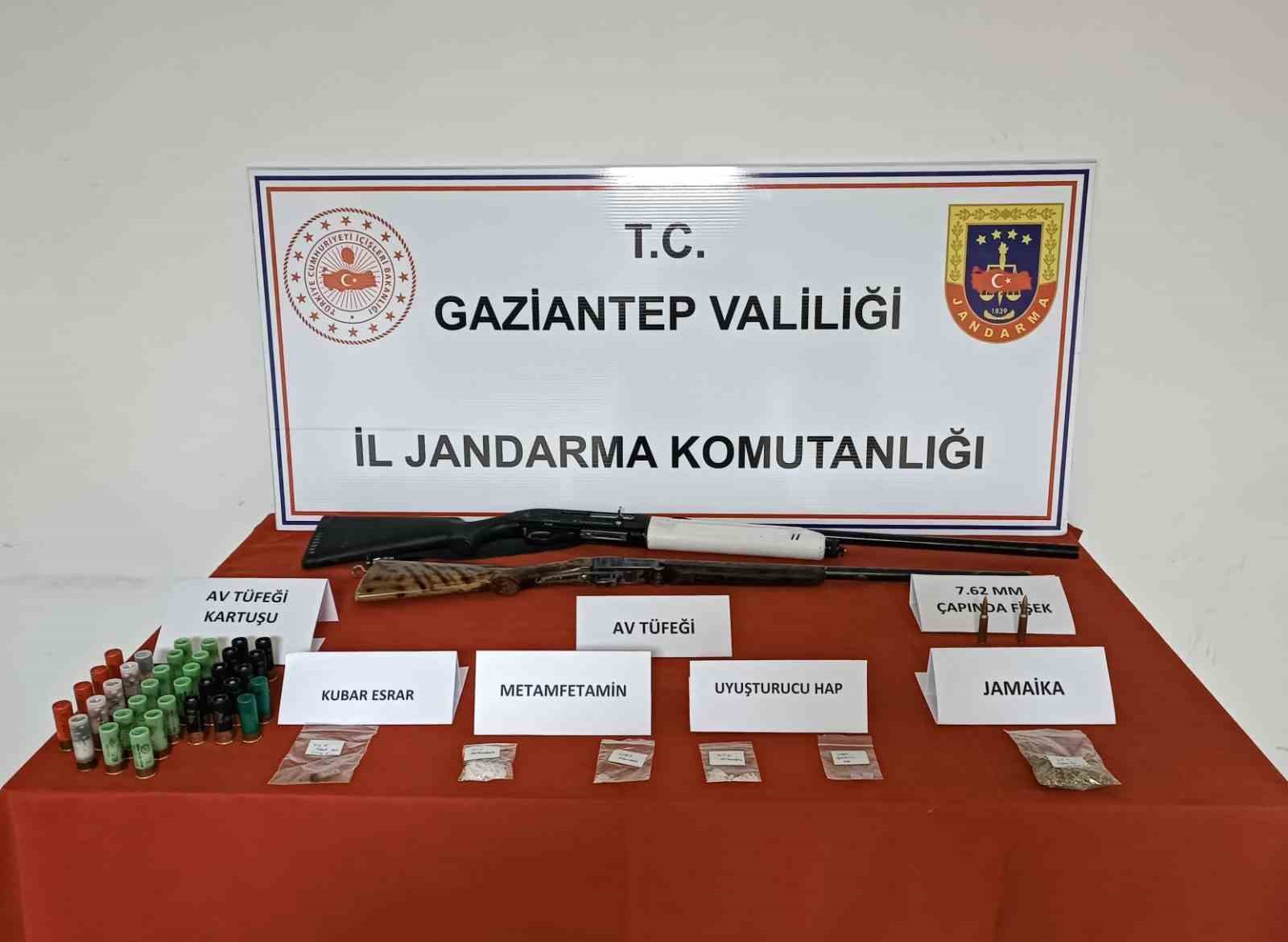 Gaziantep’te uyuşturucu ve kaçakçılığa darbe: 17 tutuklama
