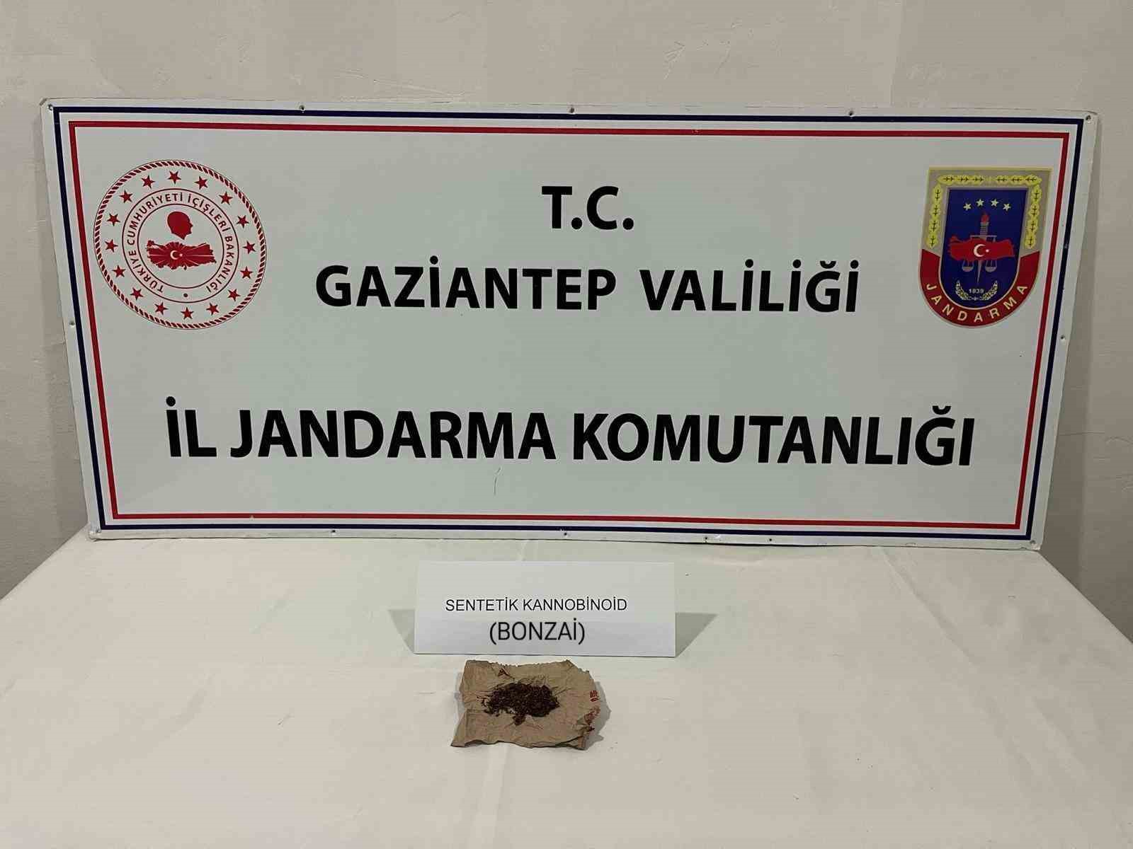 Gaziantep’te uyuşturucu ve kaçakçılığa darbe: 17 tutuklama
