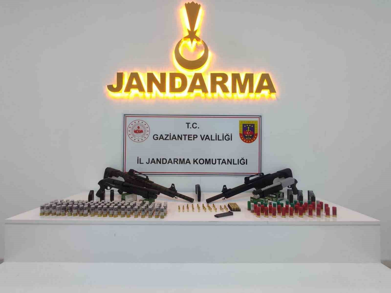 Gaziantep’te uyuşturucu ve kaçakçılığa darbe: 17 tutuklama
