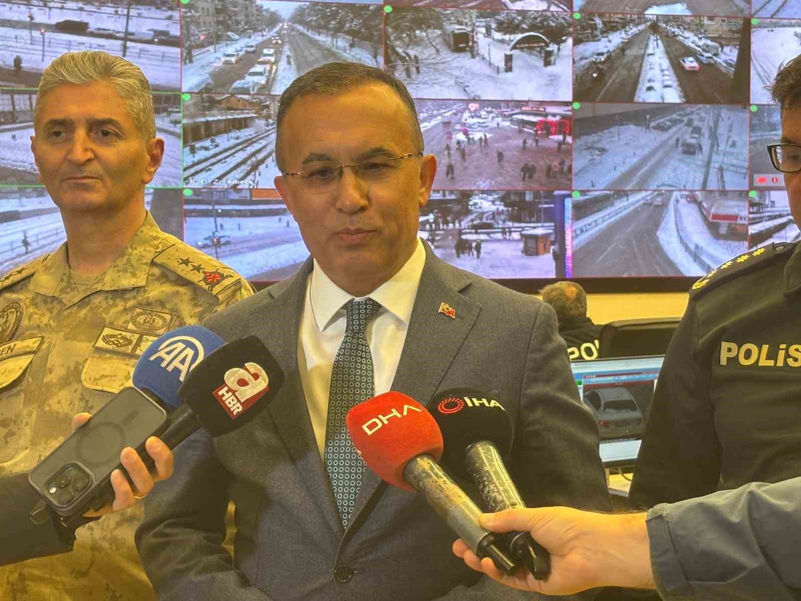 Gaziantep’te yılbaşı gecesi 2 bin 613 araç ve 12 bin 117 personel görev başında
