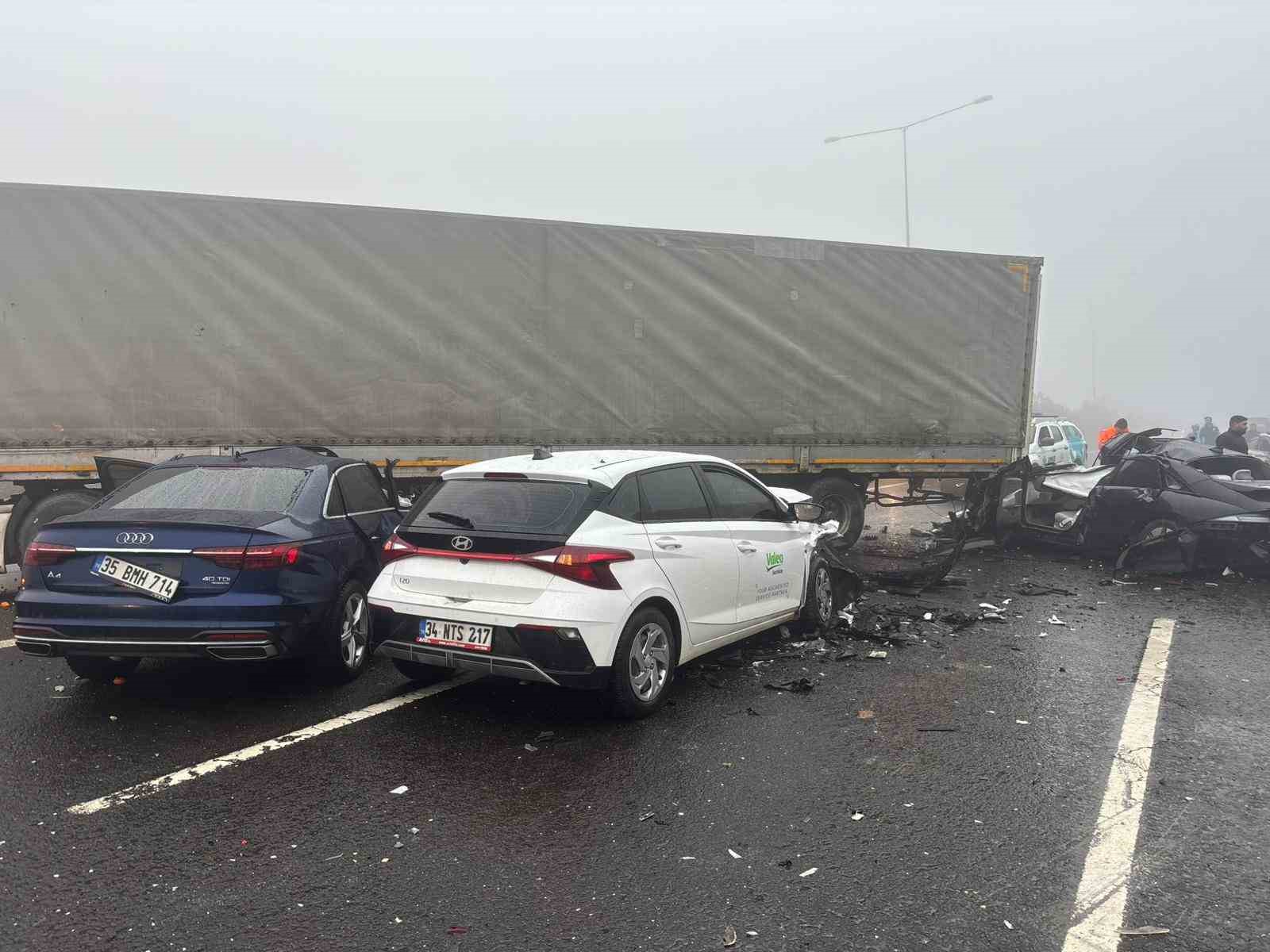 Gaziantep’te zincirleme kazada ortalık savaş alanına döndü: 2 ölü, çok sayıda yaralı
