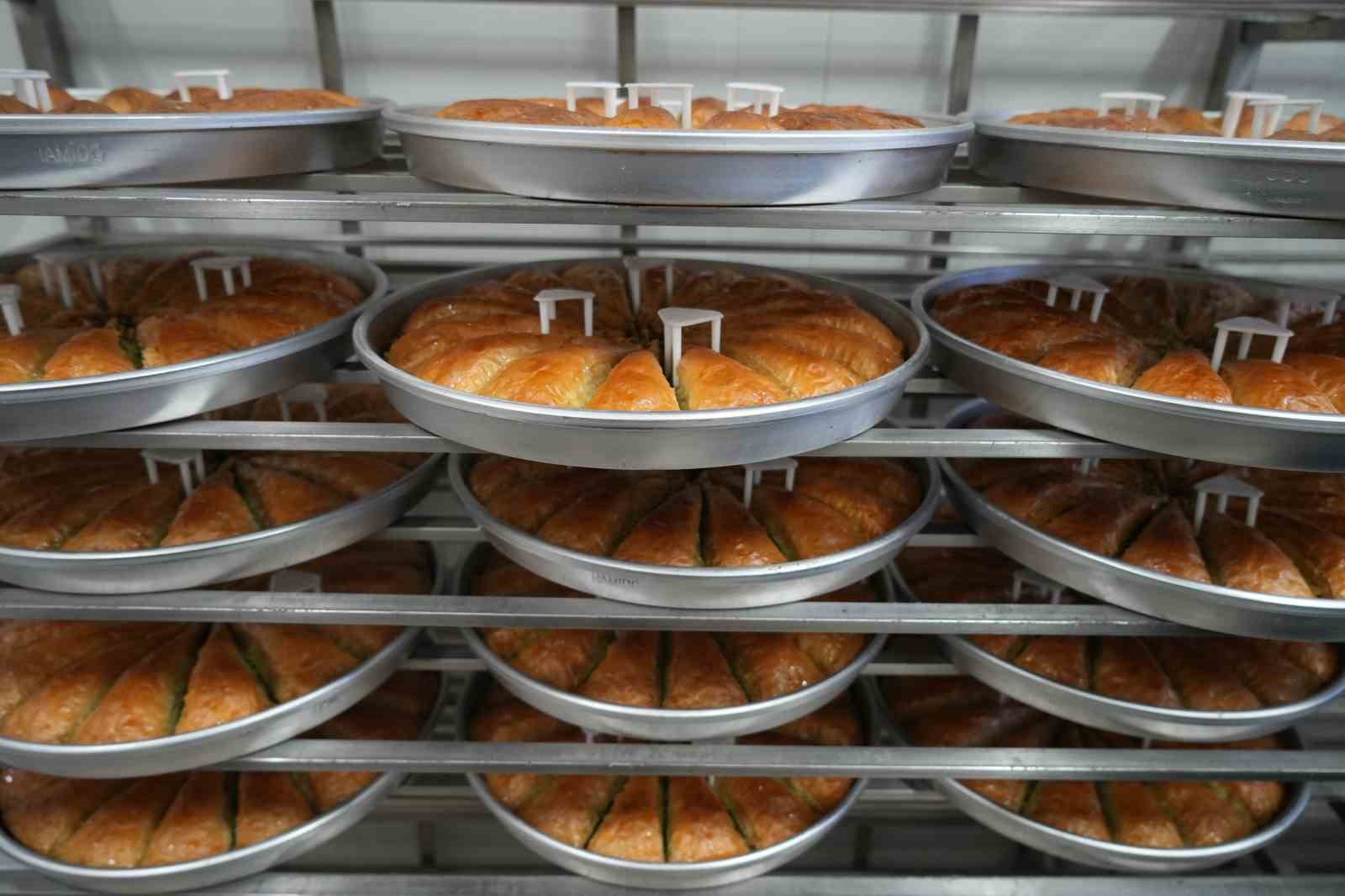 Gaziantep’ten dünyaya ’tatlı’ bir başarı hikayesi
Gaziantep’ten dünyaya ’tatlı’ bir başarı hikayesi