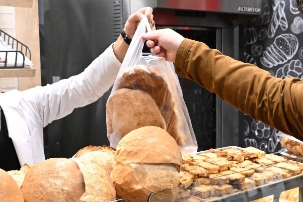 Gaziosmanpaşa Belediyesi’nden örnek dayanışma: Karekod ile pide desteği
