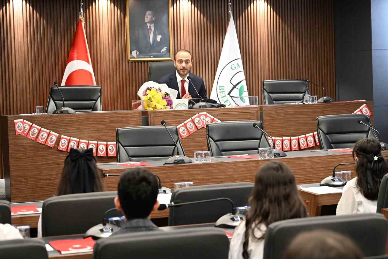 Gaziosmanpaşa’da 23 Nisan Çocuk Meclisi’den dünyaya barış mesajı
