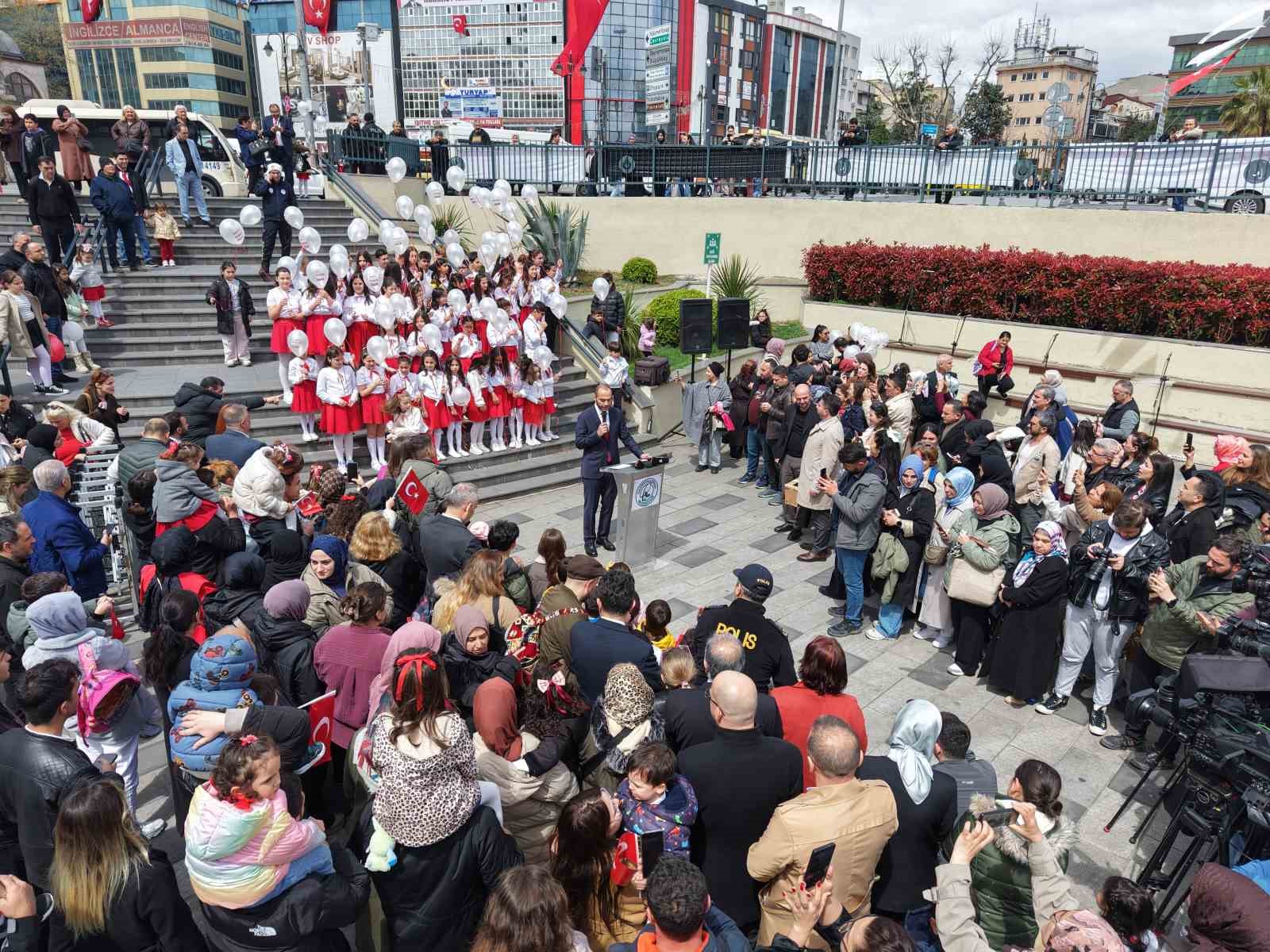 Gaziosmanpaşa’da 23 Nisan Çocuk Meclisi’den dünyaya barış mesajı
