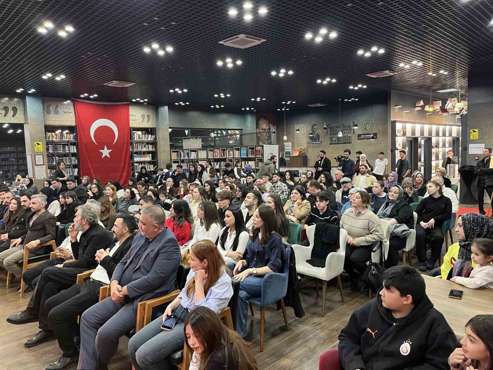 Gaziosmanpaşa’da 27 Mart Dünya Tiyatrolar Günü etkinliği düzenlendi
