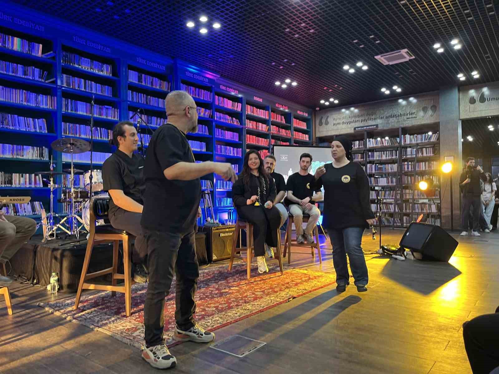 Gaziosmanpaşa’da 27 Mart Dünya Tiyatrolar Günü etkinliği düzenlendi
