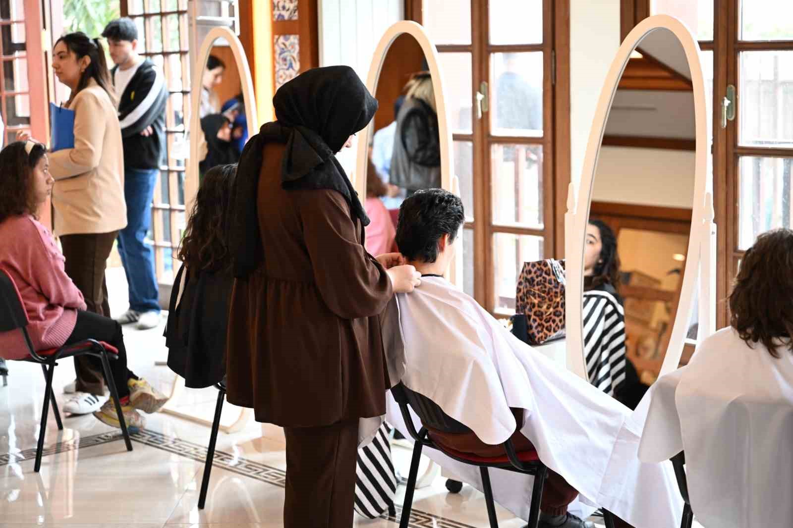 Gaziosmanpaşa’da "Birlikte Güzeliz" projesi dayanışmayla güçleniyor
