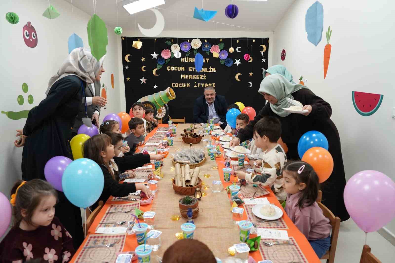 Gaziosmanpaşa’da çocuklar tekne orucu tutmanın heyecanını yaşadı
