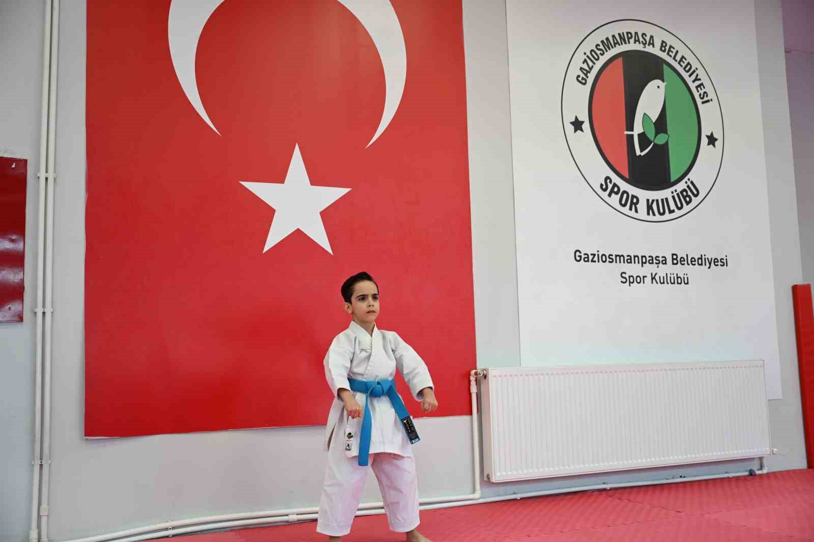 Gaziosmanpaşalı karateciler başarılarını uluslararası arenaya taşıyor
