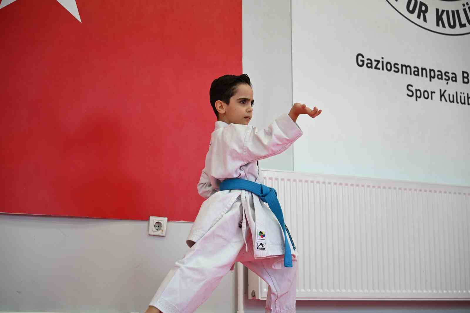 Gaziosmanpaşalı karateciler başarılarını uluslararası arenaya taşıyor
