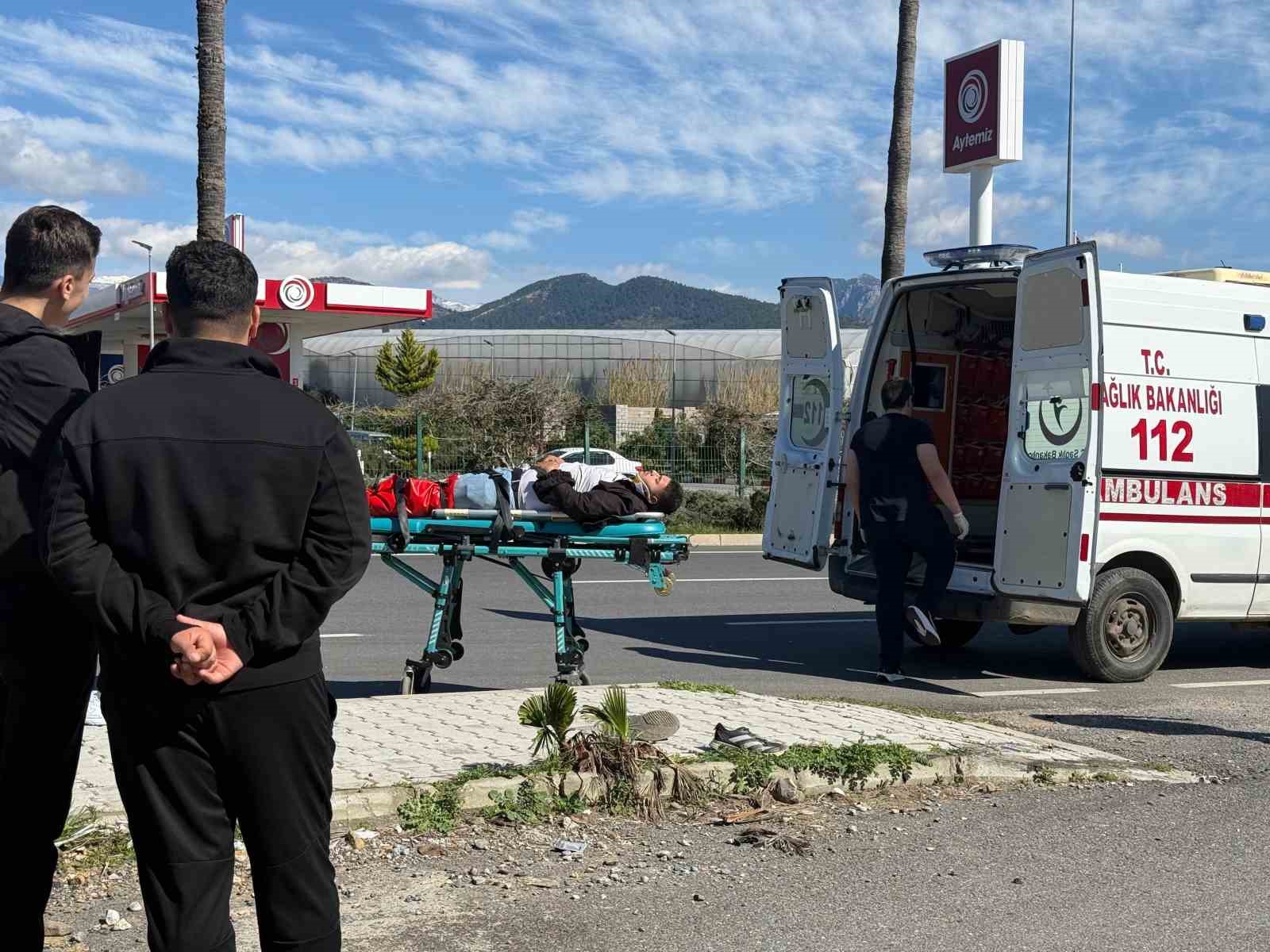 Gazipaşa’da otomobil ile motosiklet çarpıştı: 1 yaralı
