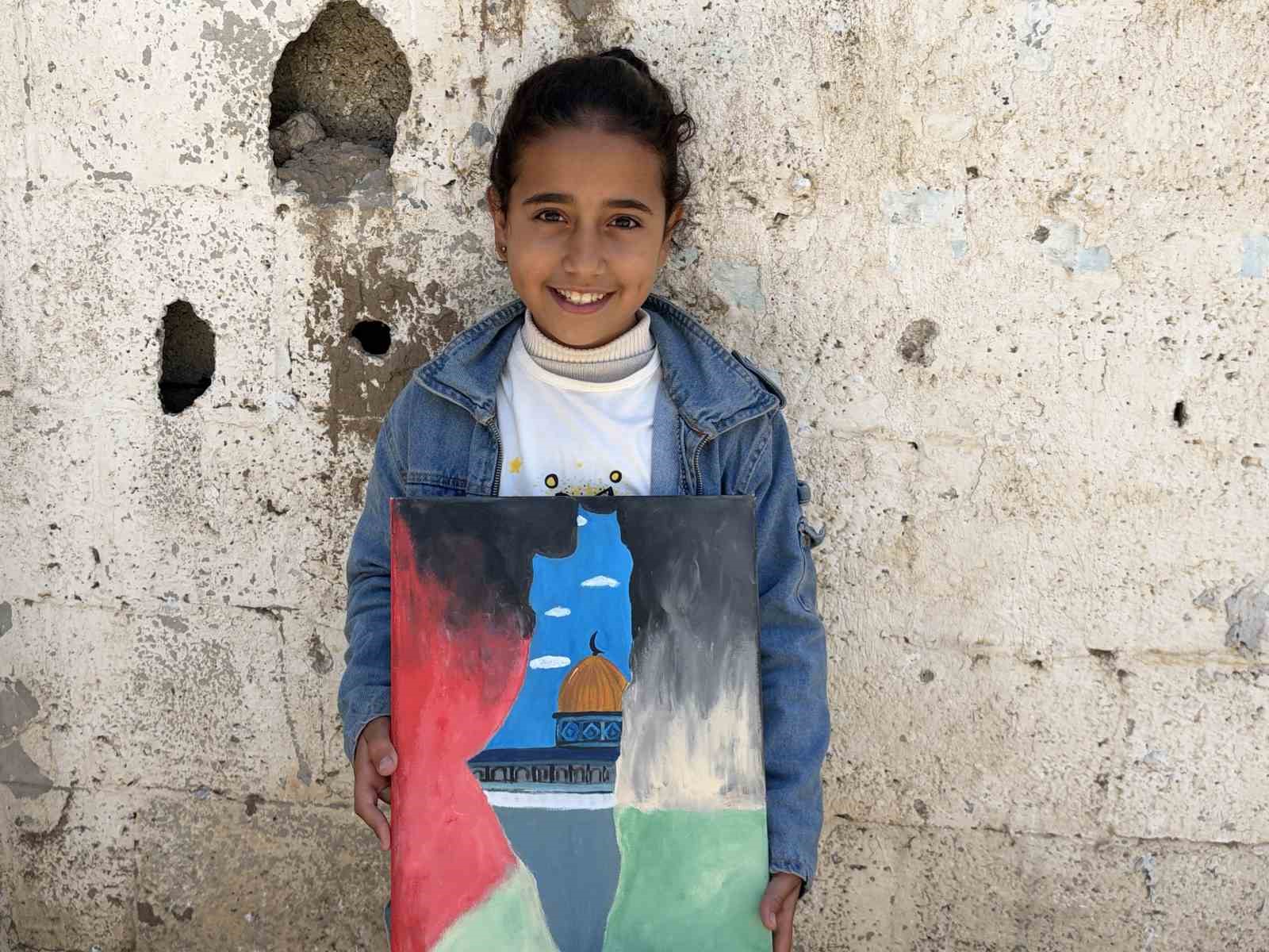 Gazze’de 64 sanatçı savaşın acı izlerini eserlerine taşıdı
