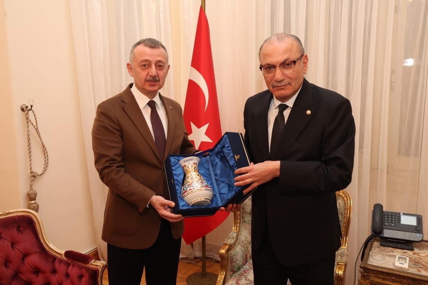 Gazze’den Mısır’a sığınan aileler aynı sofrada buluştu
