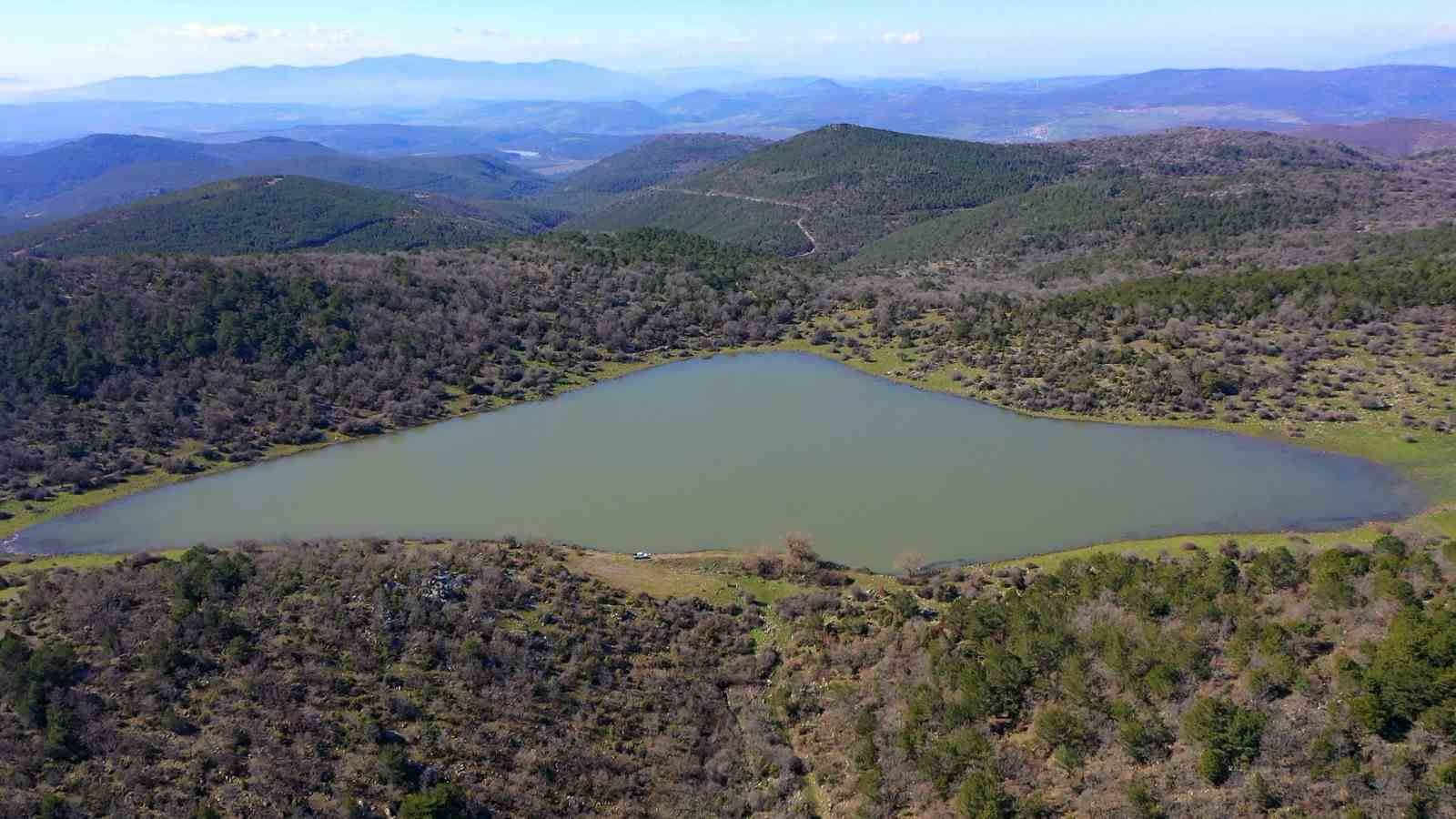 Geçen yıl tamamen kuruyan Tepegöl yeniden su tuttu
Geçen yıl tamamen kuruyan Tepegöl yeniden su tuttu