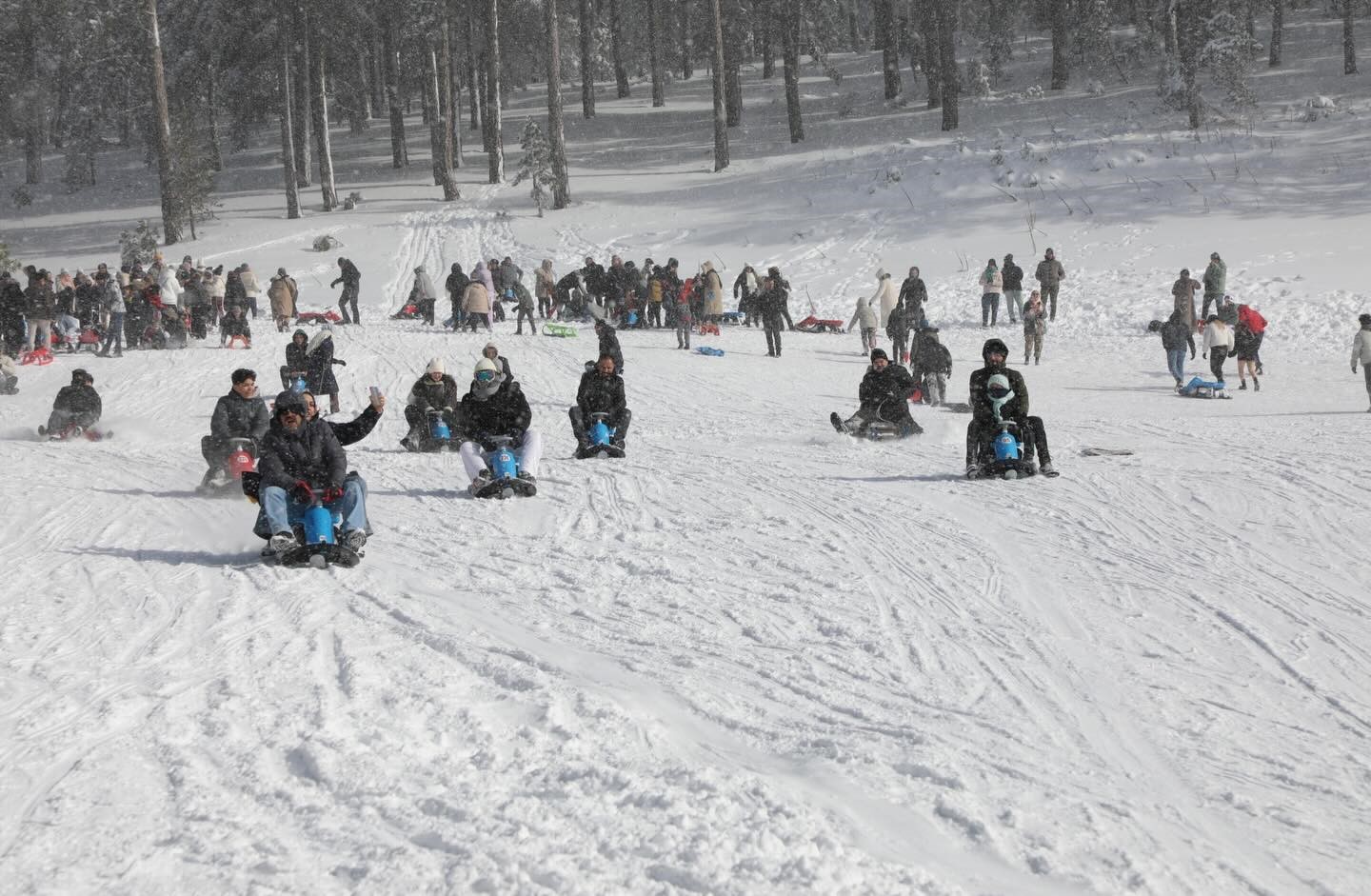 Gediz Murat Dağı Termal Kayak Merkezi’nde kar ve kayak keyfi
