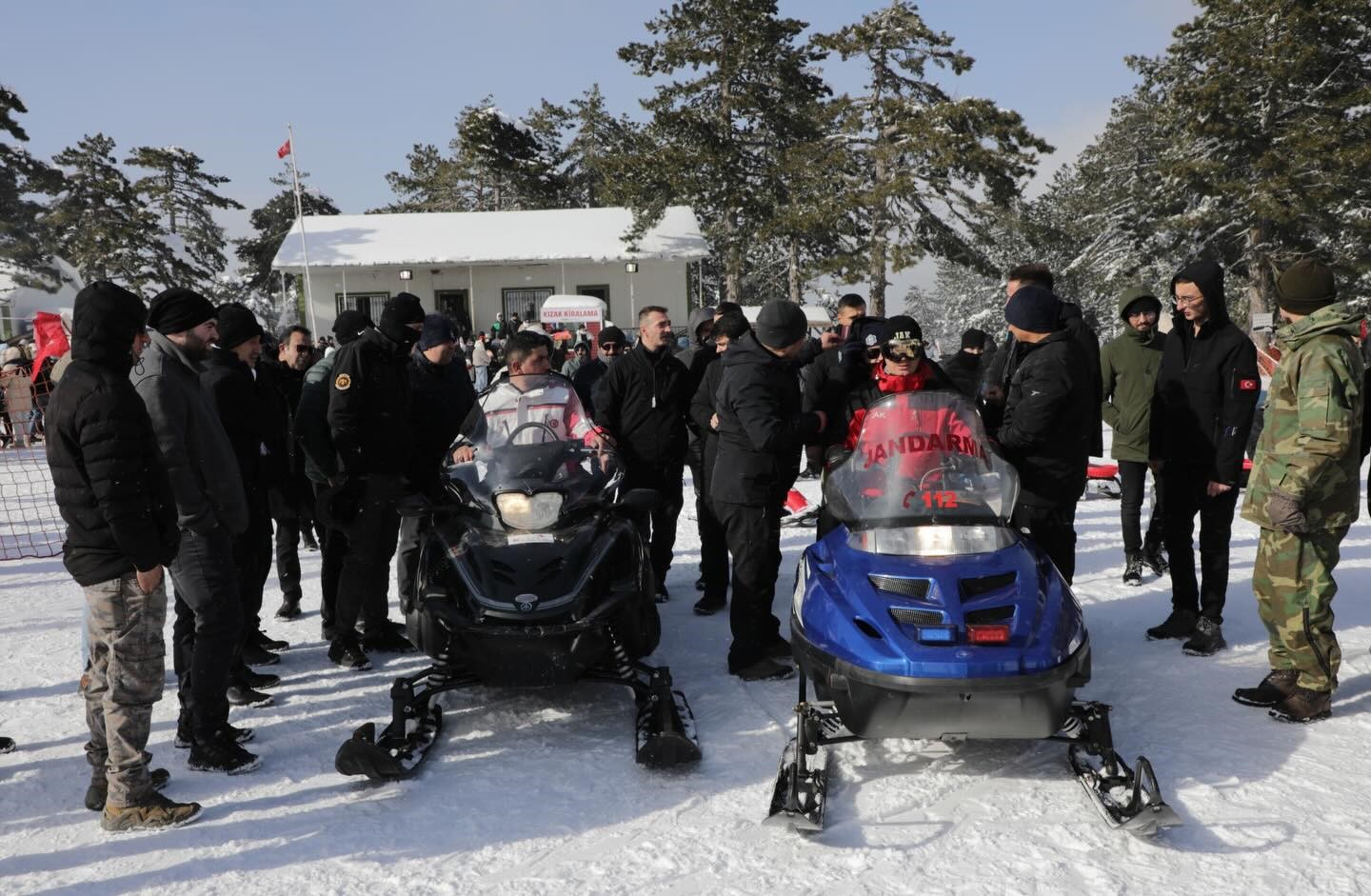 Gediz Murat Dağı Termal Kayak Merkezi’nde kar ve kayak keyfi
