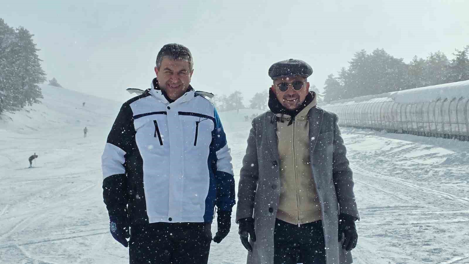 Gediz Murat Dağı Termal Kayak Merkezi’nde kar ve kayak keyfi
