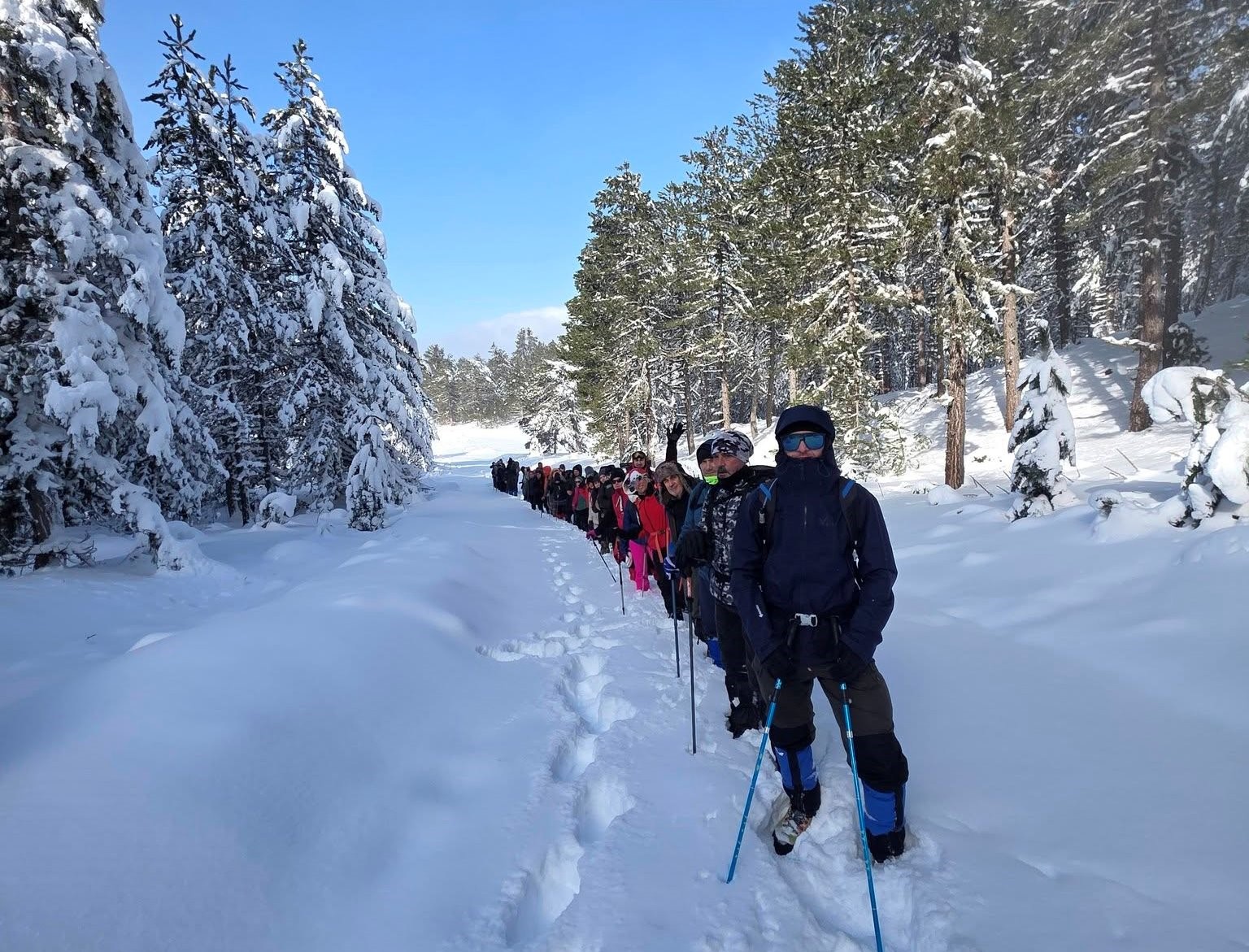 Gediz Murat Dağı Termal ve Kayak Merkezinde kar yürüyüşü
