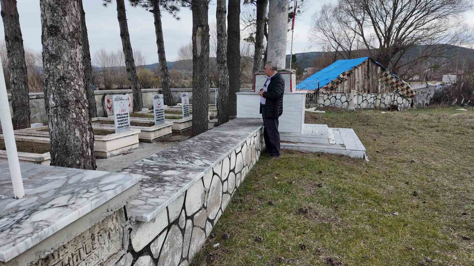 Gediz’in Yunuslar köyündeki şehitliği resmi statüye kavuştu
