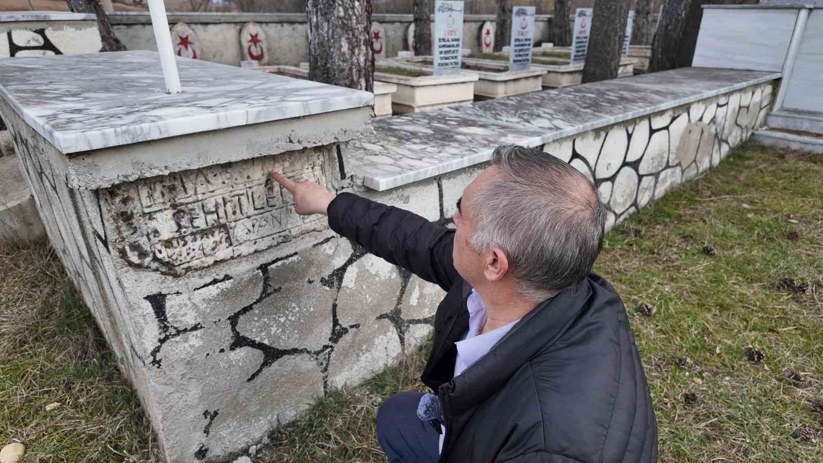 Gediz’in Yunuslar köyündeki şehitliği resmi statüye kavuştu
