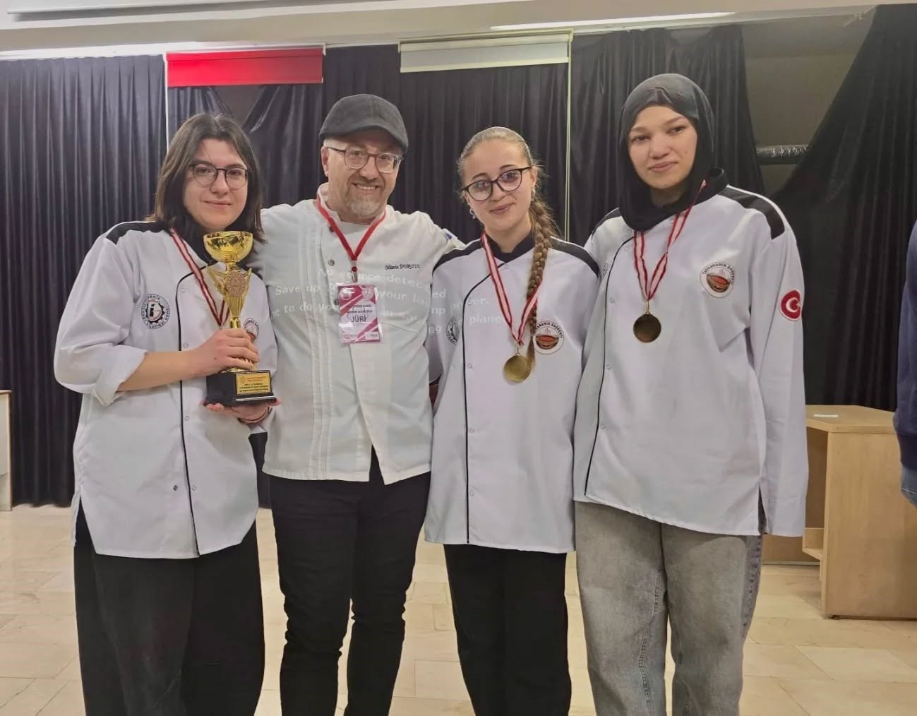 Gedizli kızlardan bölge birinciliği
