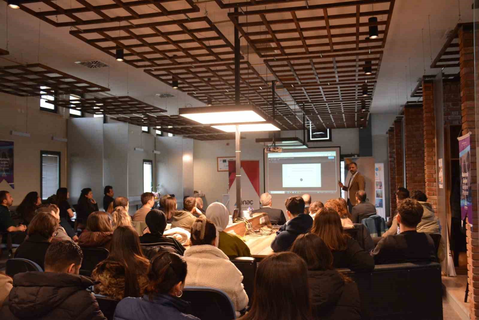 Geleceğin akademisi yapay zekâ ile şekilleniyor
Geleceğin akademisi yapay zekâ ile şekilleniyor