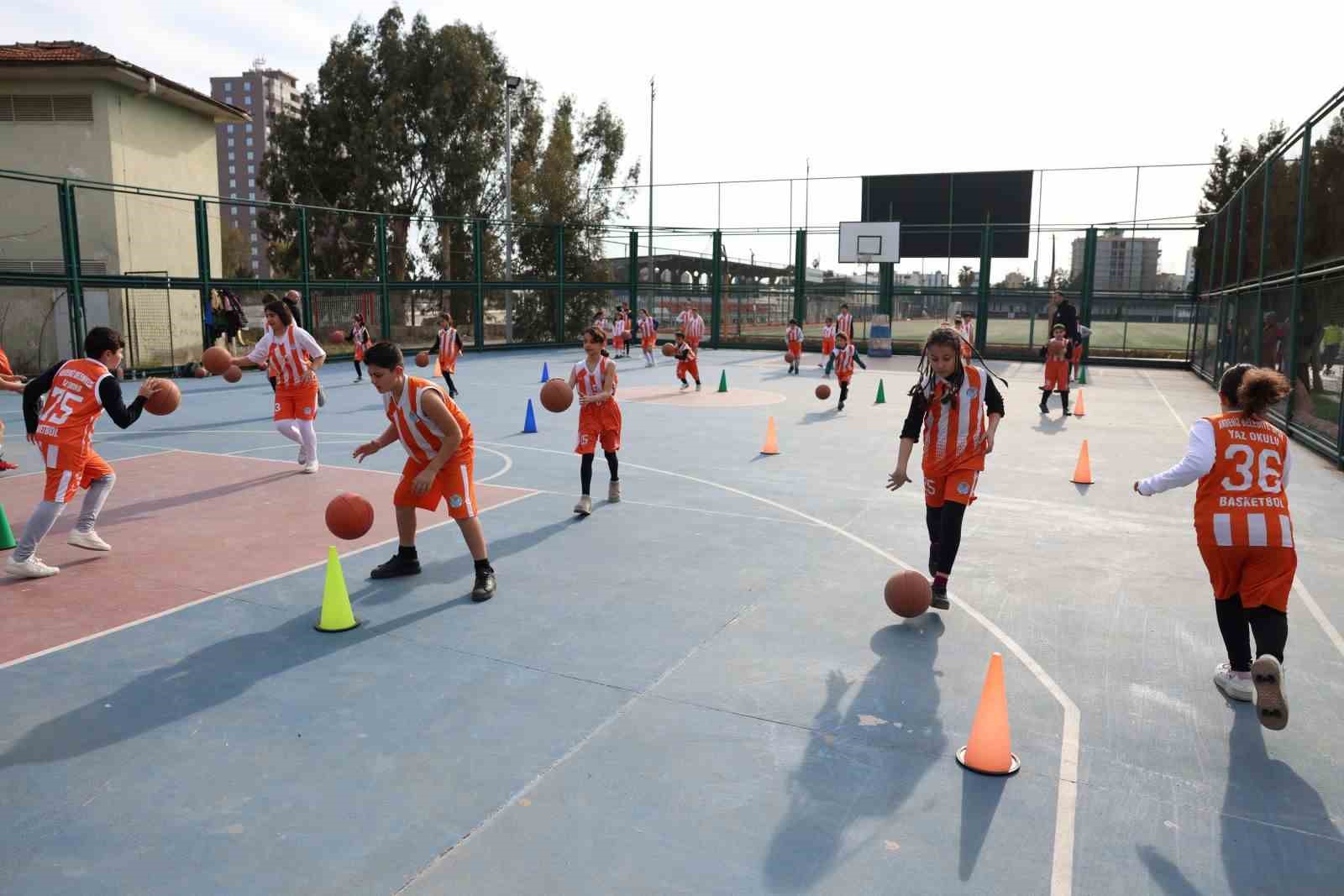 Geleceğin basketbolcuları Akdeniz’de yetişiyor
Geleceğin basketbolcuları Akdeniz’de yetişiyor