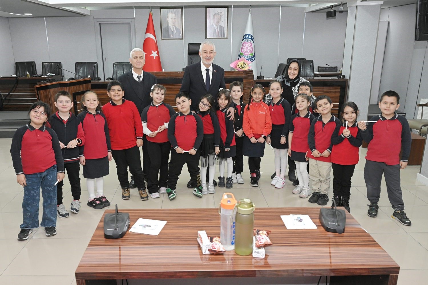 Geleceğin bireyleri yerel yönetimi yerinde tanıdı
Geleceğin bireyleri yerel yönetimi yerinde tanıdı