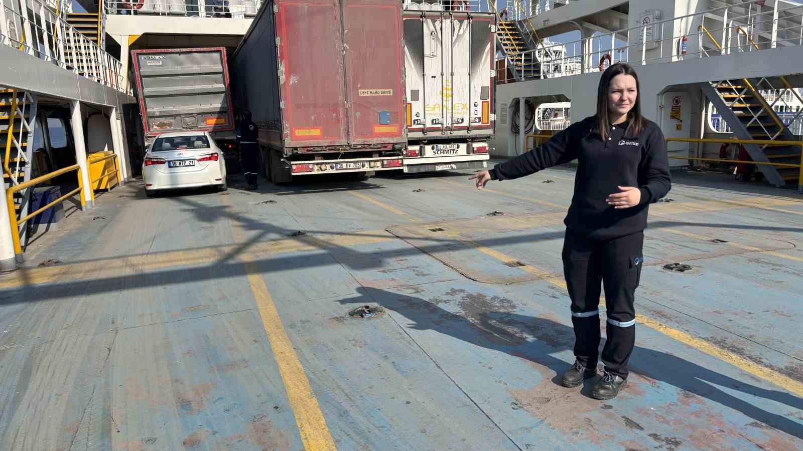 Geleceğin kadın kaptanları denizcilik sektörüne katkı için göreve hazırlanıyor
