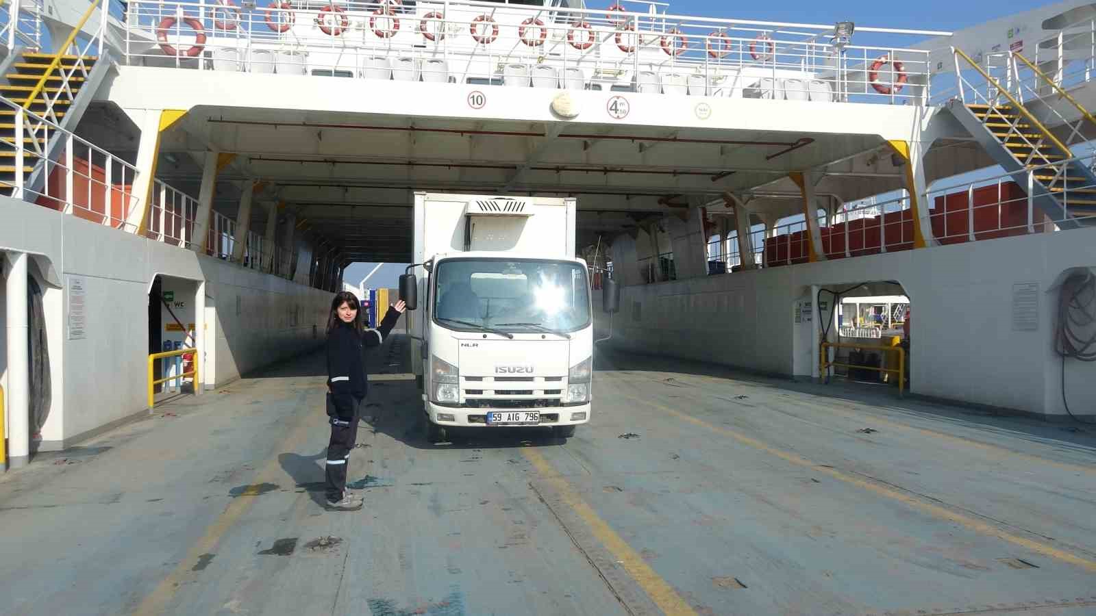 Geleceğin kadın kaptanları denizcilik sektörüne katkı için göreve hazırlanıyor
