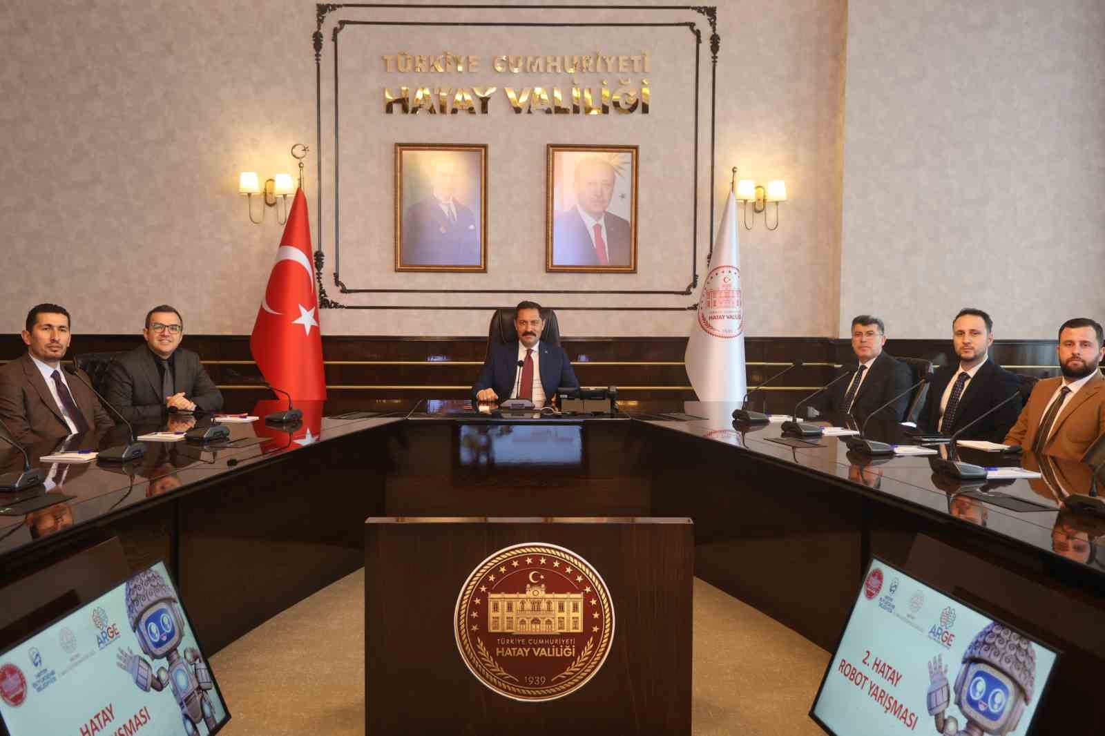 Geleceğin kaşifleri olacak depremzede çocuklar ‘Hataybot’ Robot Yarışması’na hazırlanıyorlar
