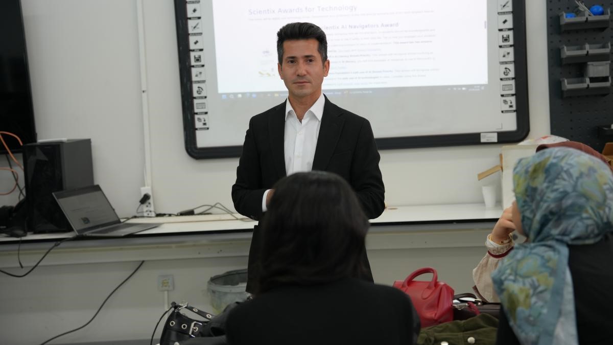 Geleceğin öğretmenlerine uygulamalı STEM eğitimi verildi
