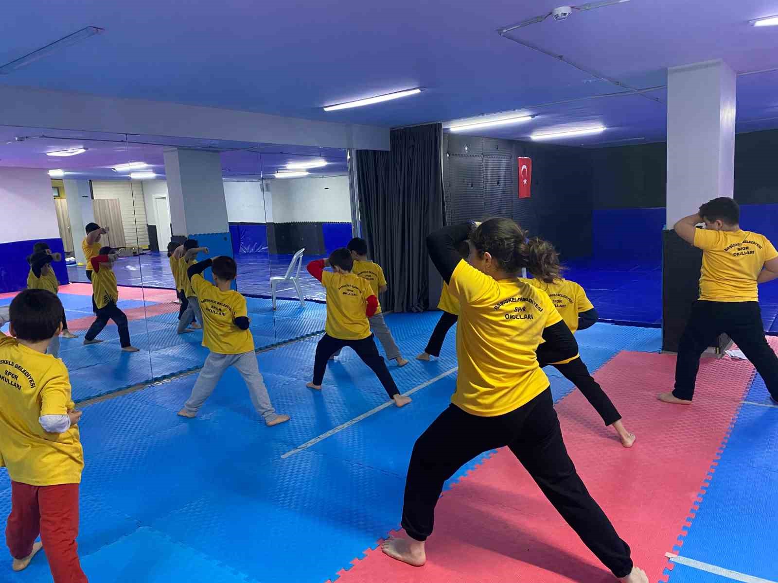 Geleceğin şampiyonları Başiskele’de yetişiyor
Geleceğin şampiyonları Başiskele’de yetişiyor