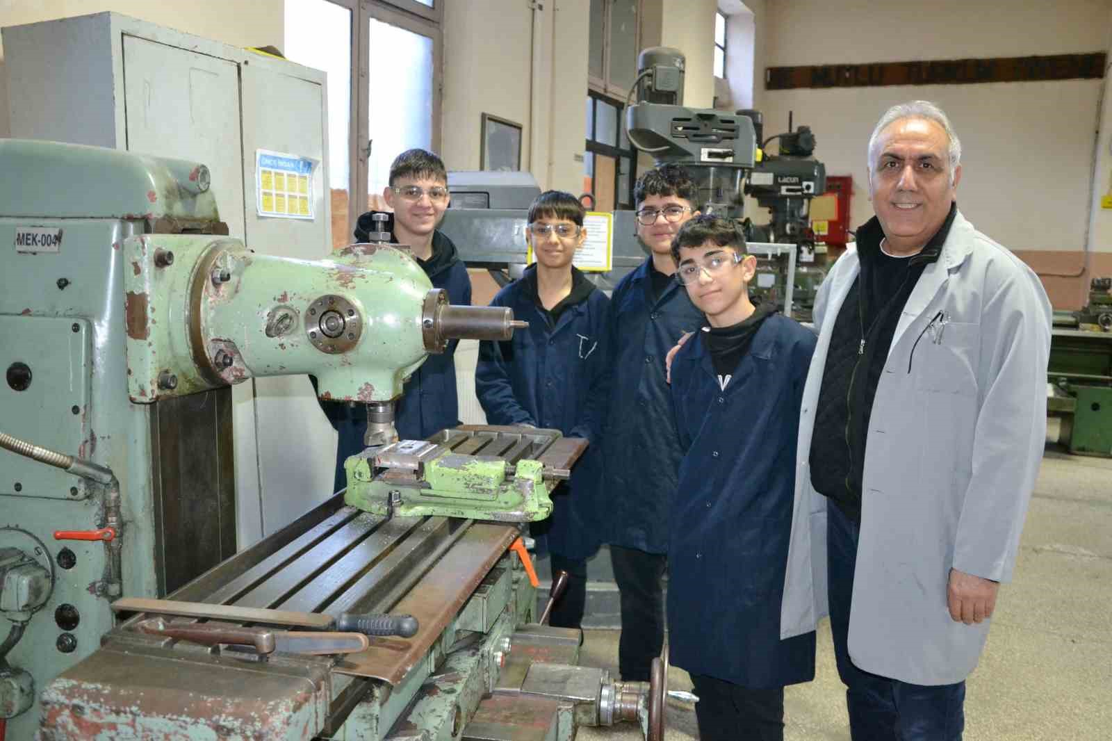 Geleceğin savunma sanayi uzmanları Manisa’da yetişecek
