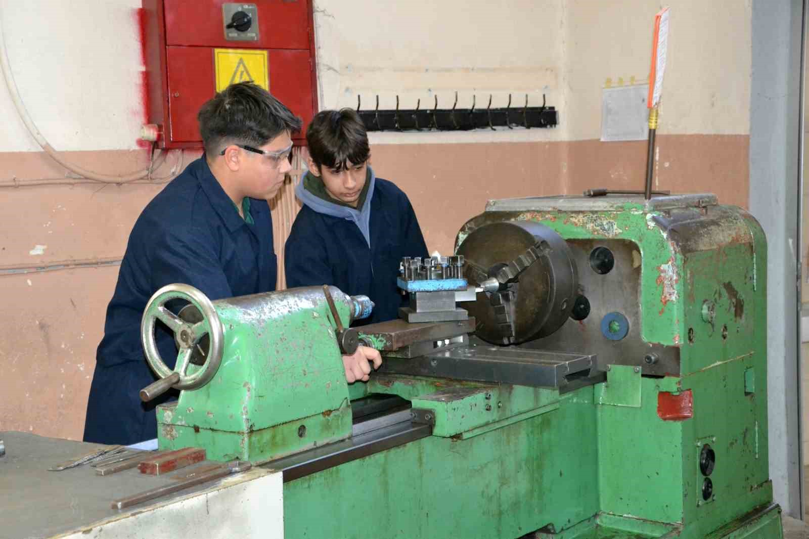 Geleceğin savunma sanayi uzmanları Manisa’da yetişecek
