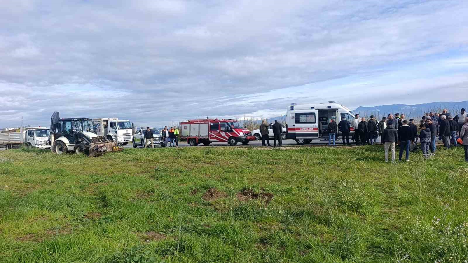 Gelen telefonla şantiyeye geri dönmek için ani manevra yaptı, muhtemel faciadan dönüldü
