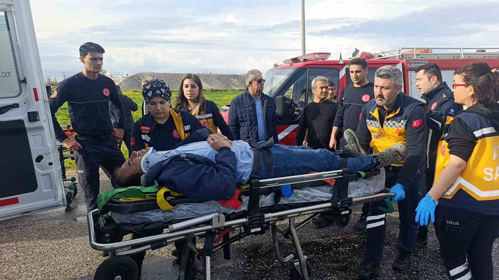 Gelen telefonla şantiyeye geri dönmek için ani manevra yaptı, muhtemel faciadan dönüldü
