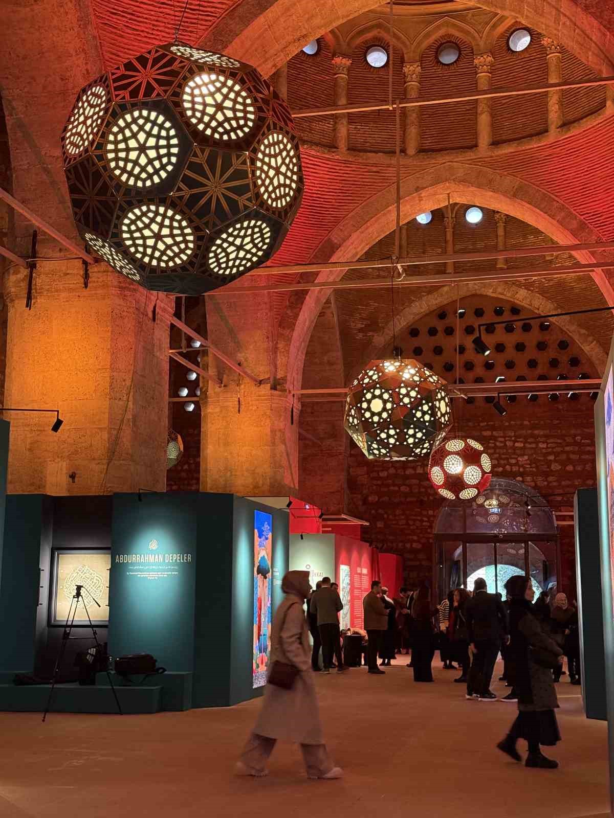 Gelenekli Sanatların imbiklendiği ‘’Hâne" sergisi Tophane-i Âmire’de sanatseverlerle buluştu
Gelenekli Sanatların imbiklendiği ‘’Hâne" sergisi Tophane-i Âmire’de sanatseverlerle buluştu