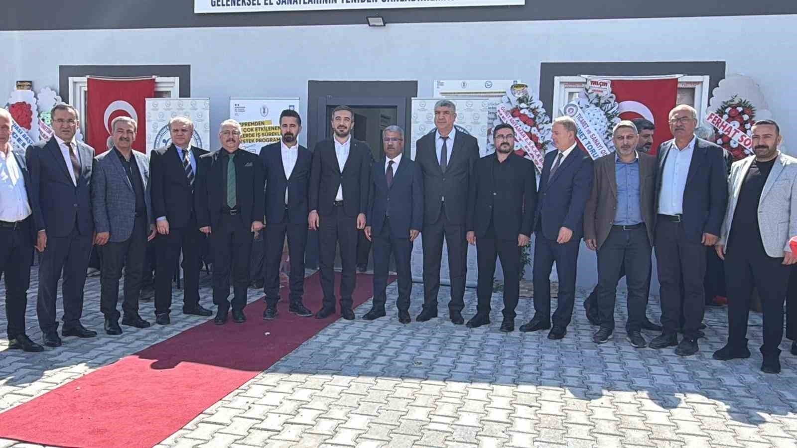 Geleneksel el sanatlarının yeniden canlandırılması merkezi açıldı
