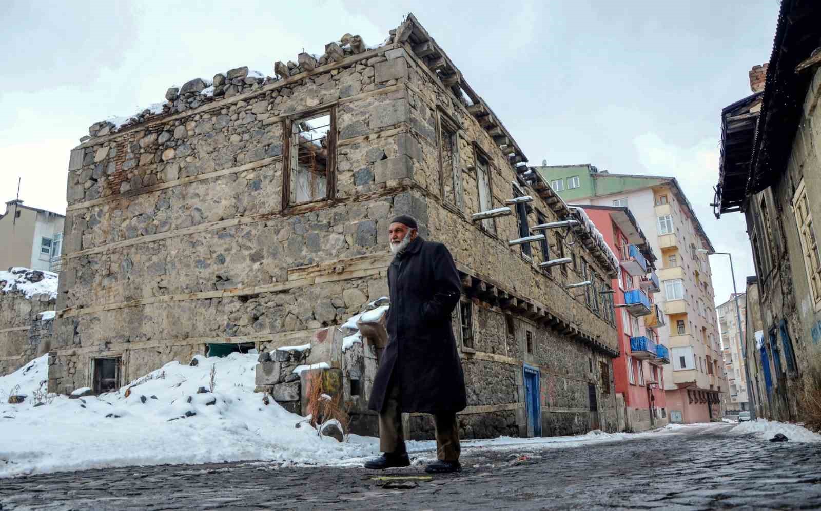 Geleneksel Erzurumevleri’nde tandırevi
Geleneksel Erzurumevleri’nde tandırevi
