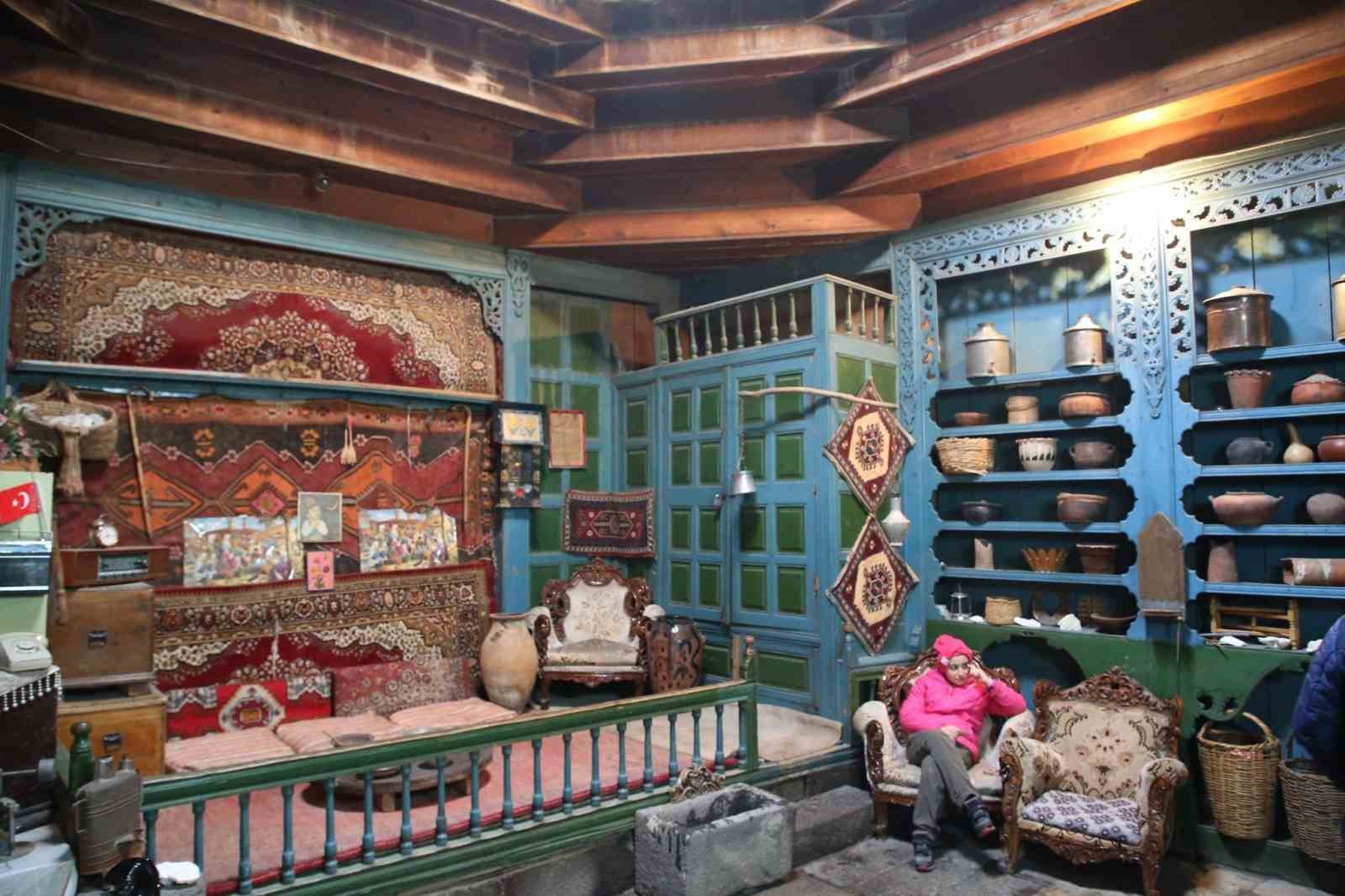 Geleneksel Erzurumevleri’nde tandırevi
Geleneksel Erzurumevleri’nde tandırevi