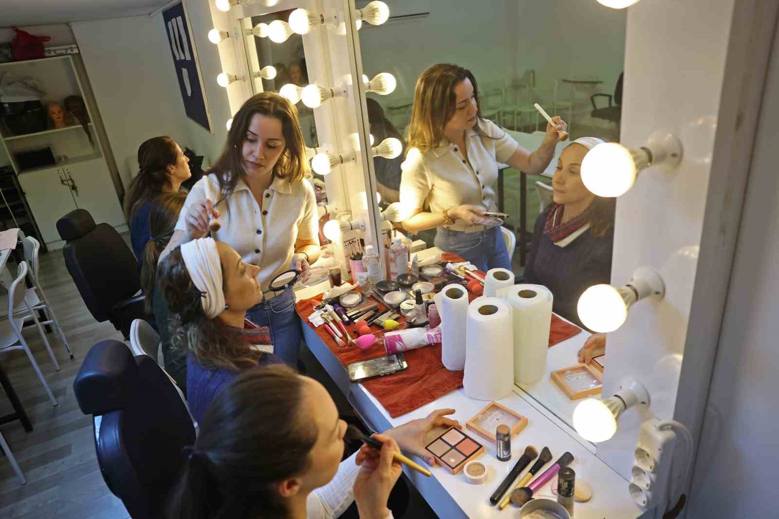 Geleneksel sanatlar ATASEM’de yaşatılıyor
