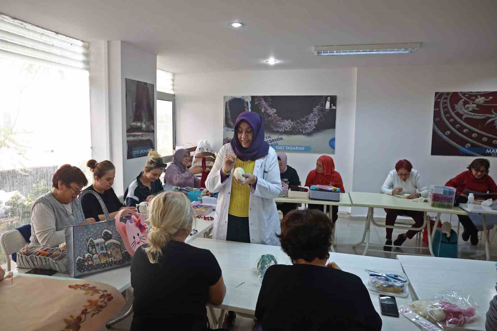 Geleneksel sanatlar ATASEM’de yaşatılıyor
