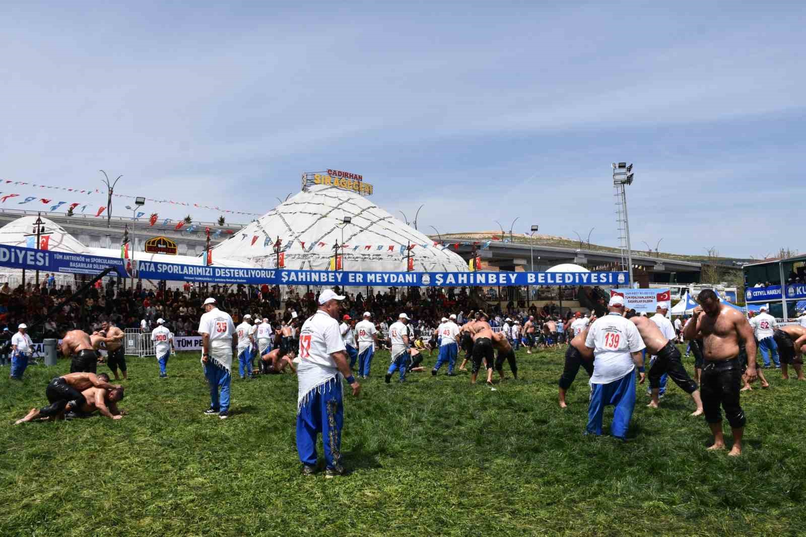 Geleneksel Yağlı Güreş Ligi, Gaziantep’te coşkuyla başladı
